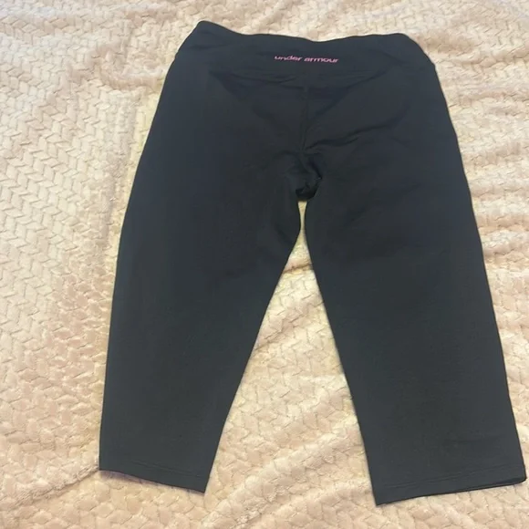 Under Armor fitted leggings,pink + black - Picture 3 of 6